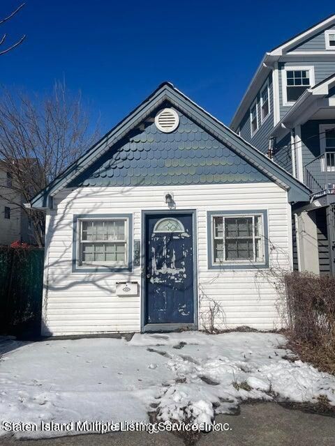 Photo of 193 Kiswick Street, Staten Island, NY 10306 (MLS # 2400915)