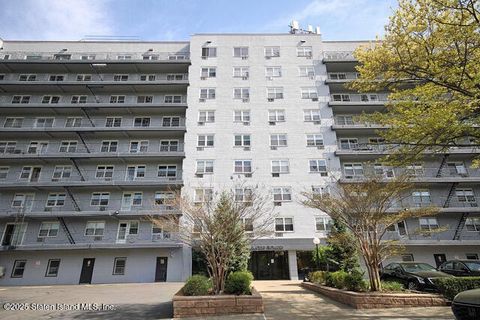 Photo of 20 Cliff Street #6n, Staten Island, NY 10305 (MLS # 2501321)