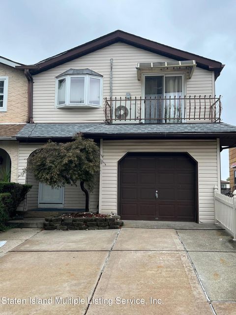 Photo of 431 Klondike Avenue, Staten Island, NY 10314 (MLS # 1164266)