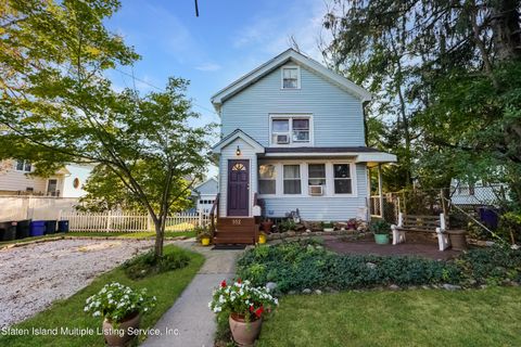 Photo of 552 Rockaway Street, Staten Island, NY 10307 (MLS # 1164370)