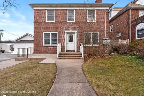 Photo of 149 Glenwood Avenue, Staten Island, NY 10301 (MLS # 2600516)
