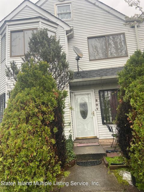 Photo of 301 Andros Avenue, Staten Island, NY 10303 (MLS # 2401832)