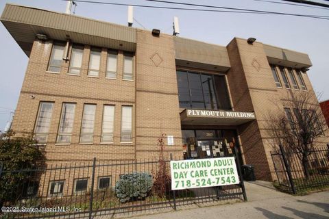 Photo of 2015 Forest Avenue #C-2, Staten Island, NY 10303 (MLS # 2504641)