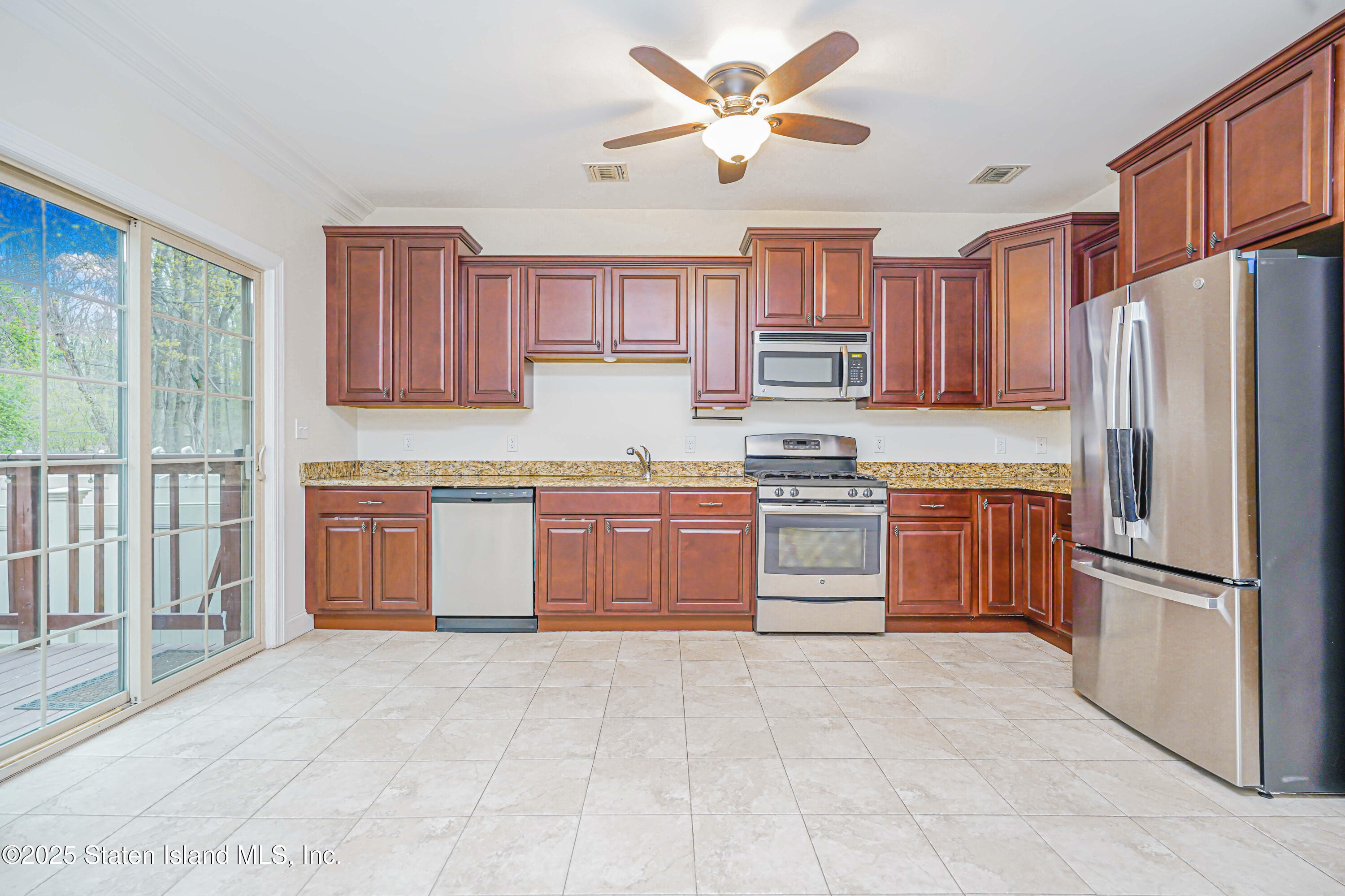 35 Monarch Court, Staten Island, New York image 11