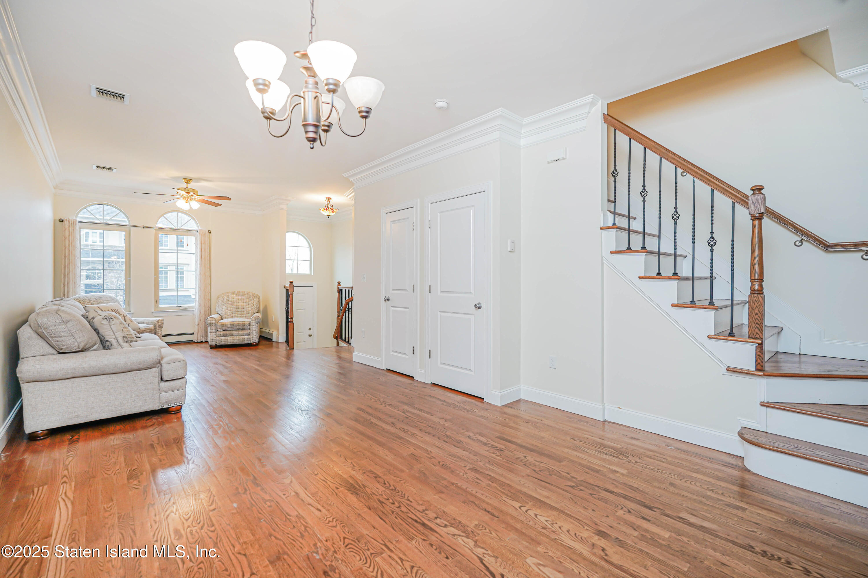 35 Monarch Court, Staten Island, New York image 5