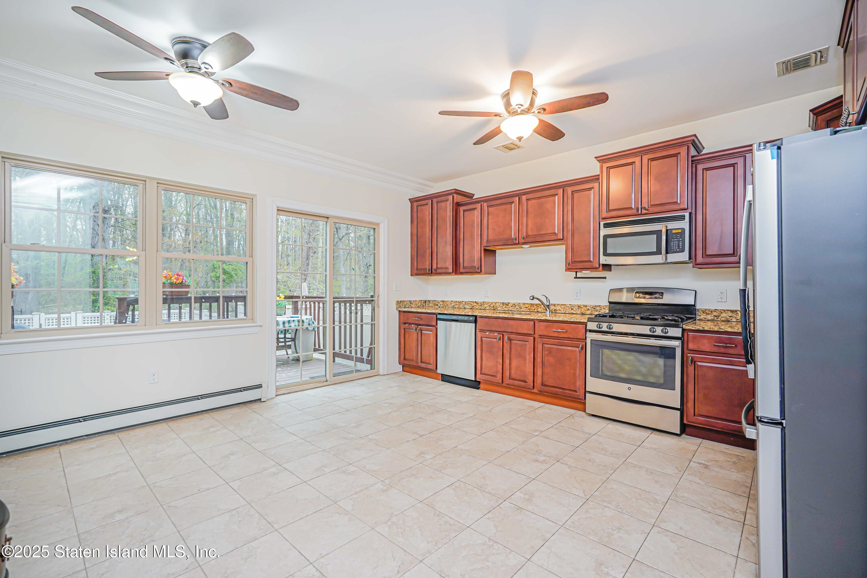 35 Monarch Court, Staten Island, New York image 10