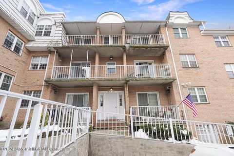 Photo of 85 Elmwood Park Drive #60, Staten Island, NY 10314 (MLS # 2405960)