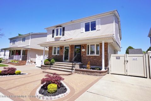 Photo of 11 Loring Avenue, Staten Island, NY 10312 (MLS # 1162205)