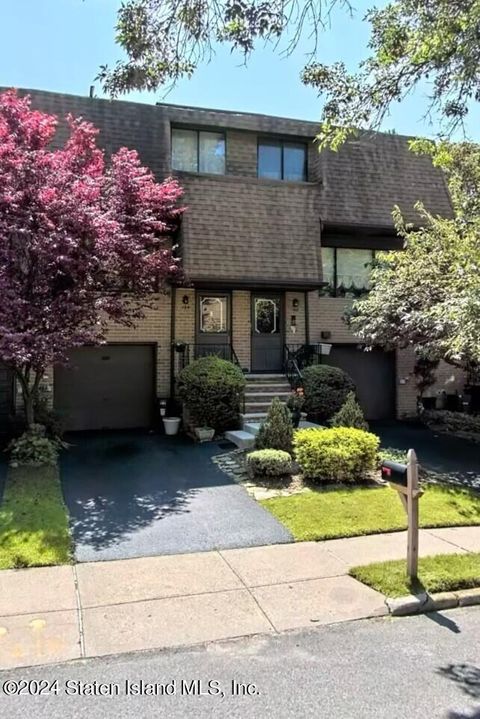 Photo of 134 Windham Loop, Staten Island, NY 10314 (MLS # 2404055)