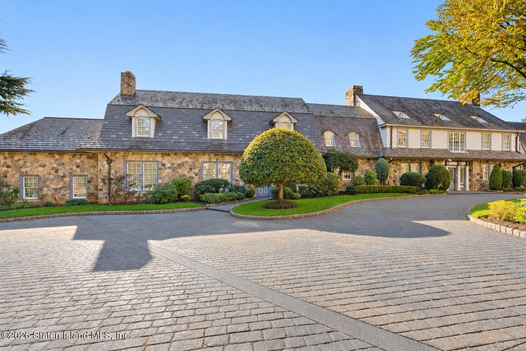 Photo of 1 Romer Road, Staten Island, NY 10304 (MLS # 2605656)