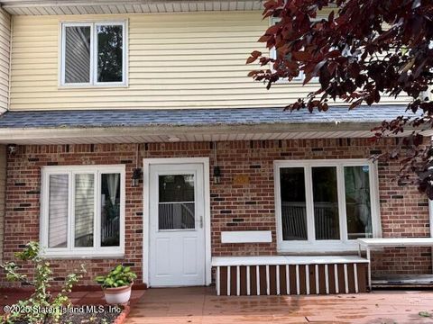 Photo of 420 Arthur Kill Road, Staten Island, NY 10308 (MLS # 2505254)