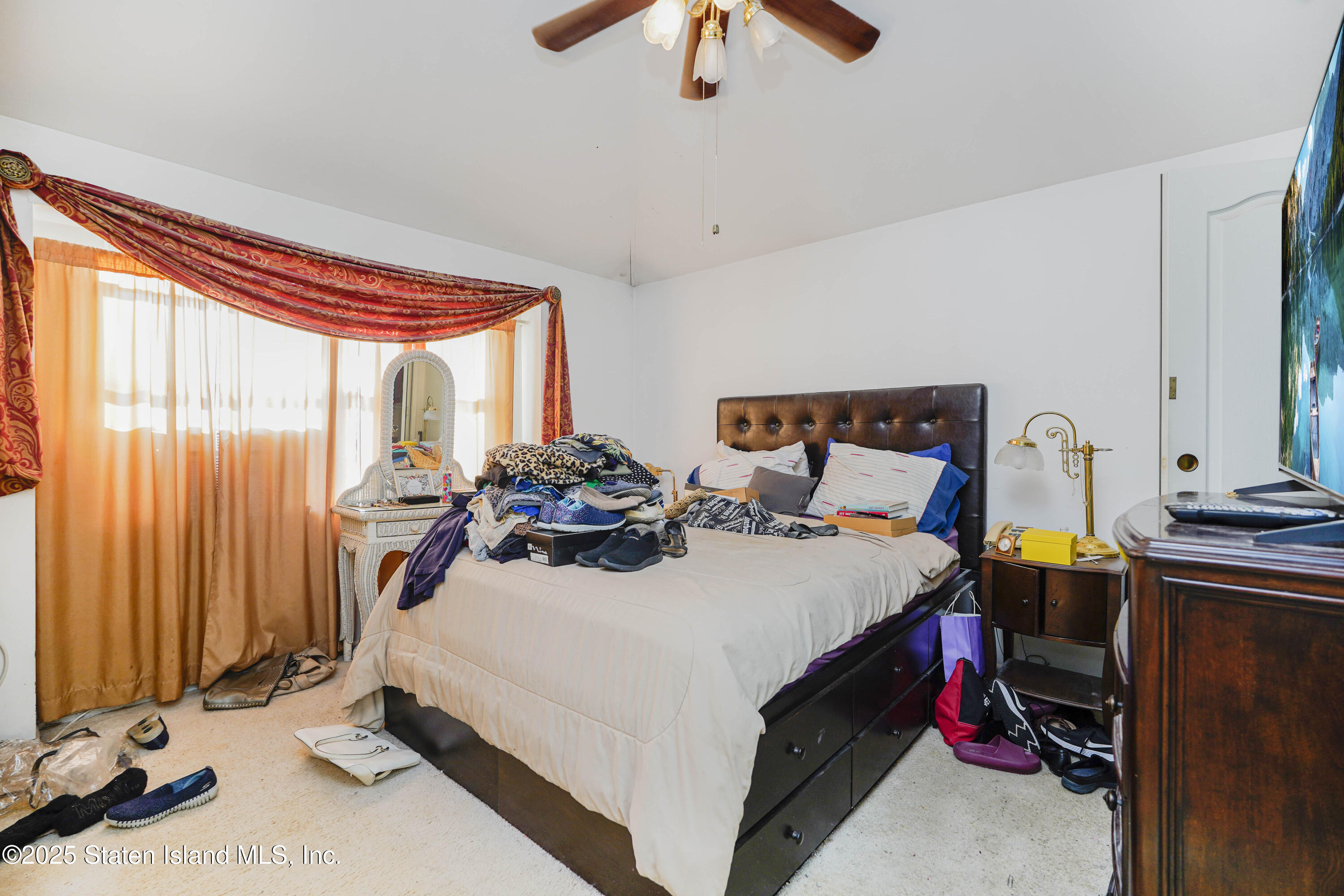 102 Lorraine Loop, Staten Island, New York image 13