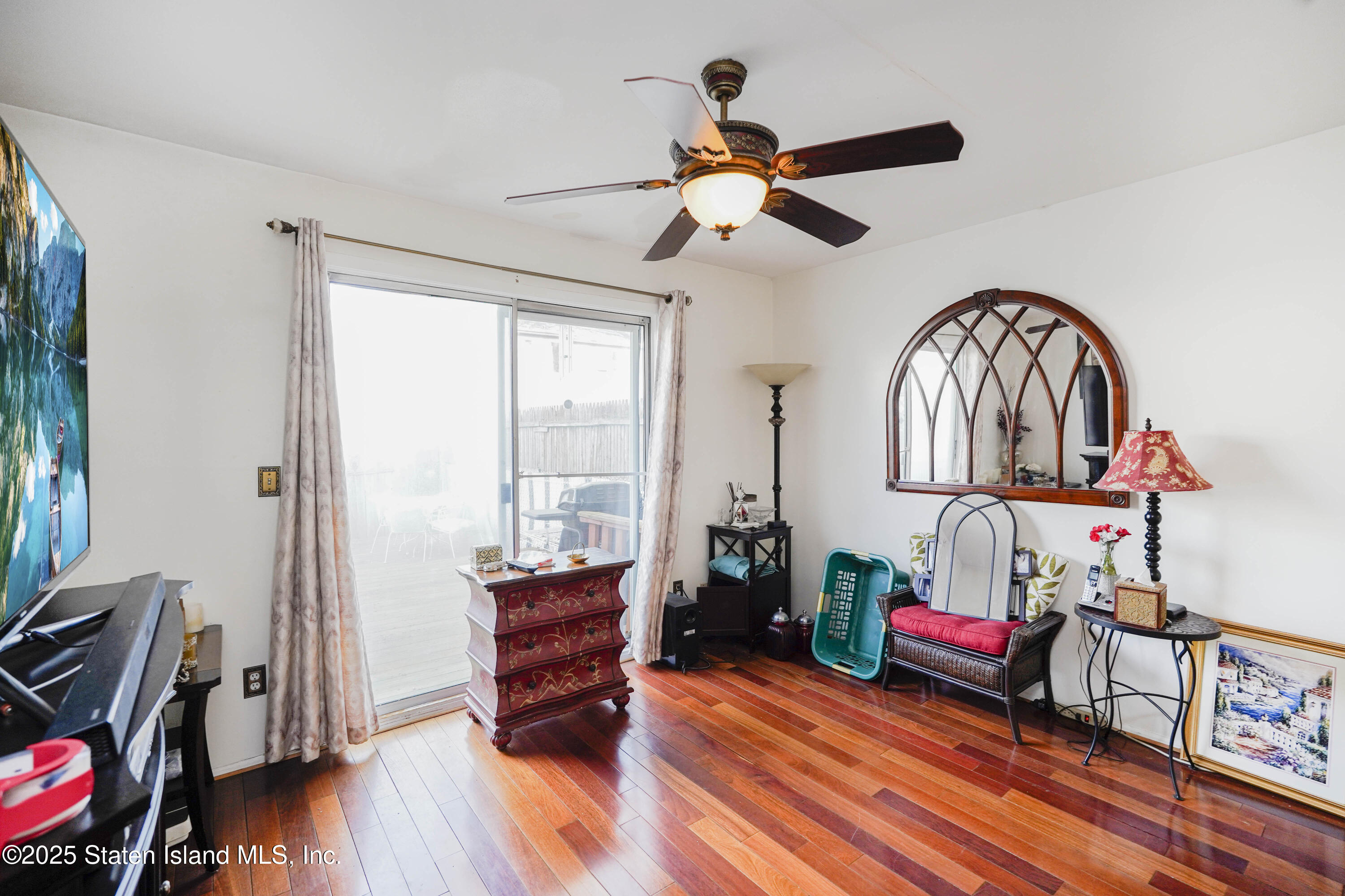 102 Lorraine Loop, Staten Island, New York image 5