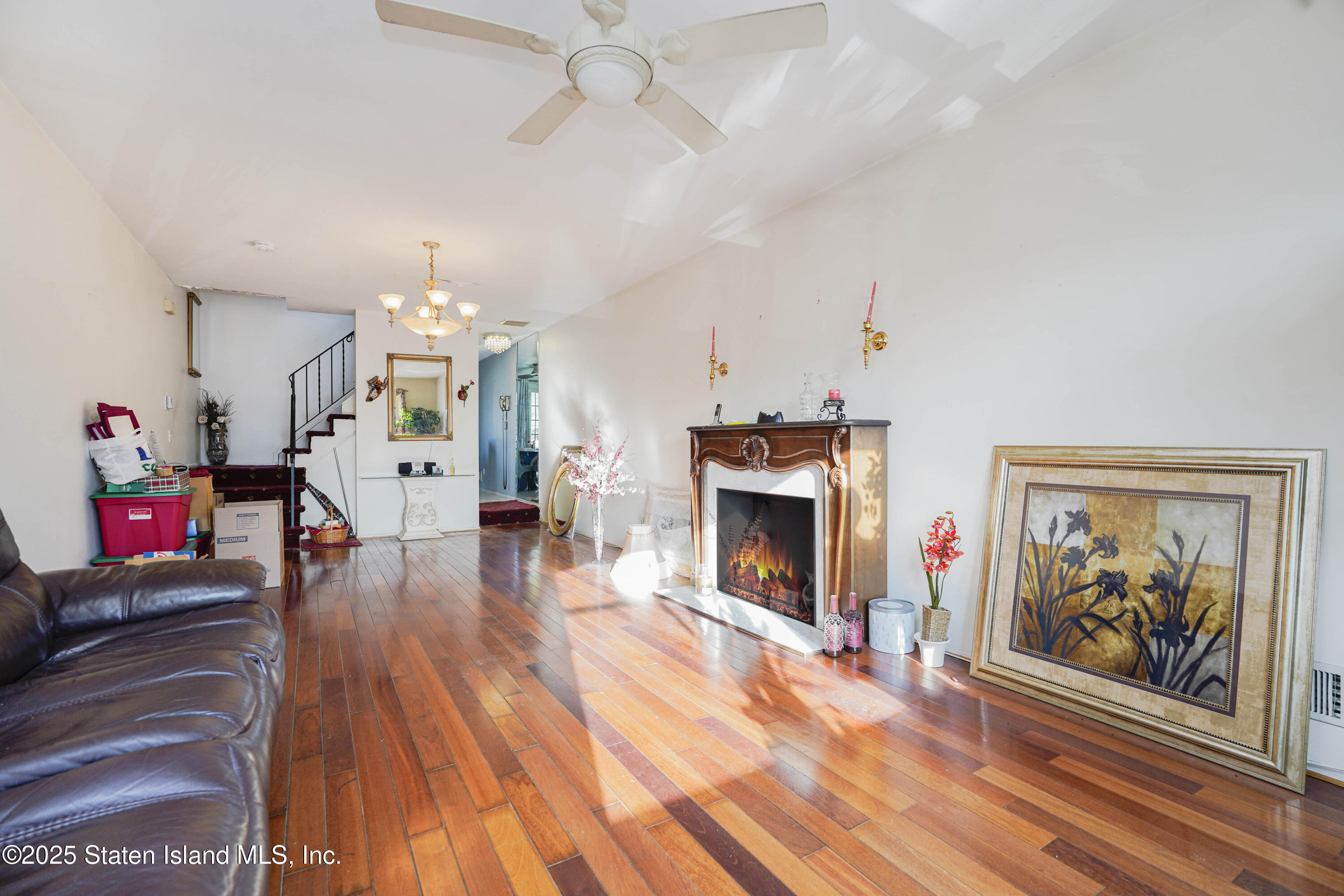 102 Lorraine Loop, Staten Island, New York image 12
