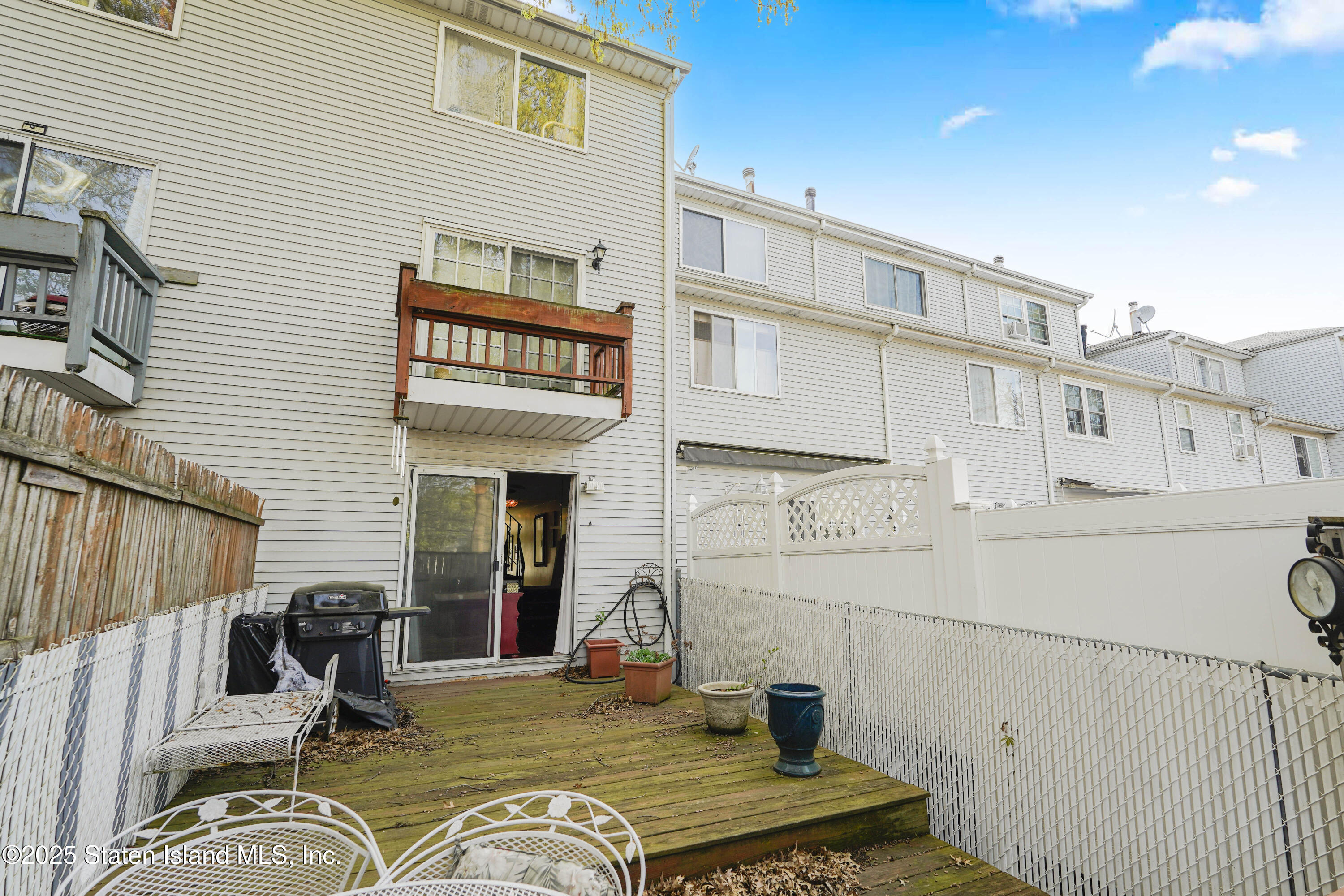 102 Lorraine Loop, Staten Island, New York image 25