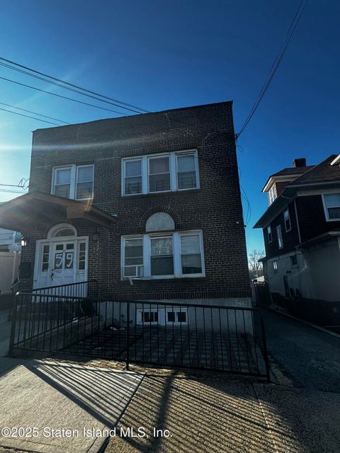 Photo of 59 Oxford Place, Staten Island, NY 10301 (MLS # 2501563)