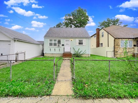 Photo of 12 Grant Place, Staten Island, NY 10306 (MLS # 1164525)