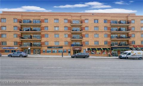 Photo of 155 Bay Street #4c, Staten Island, NY 10301 (MLS # 2600757)