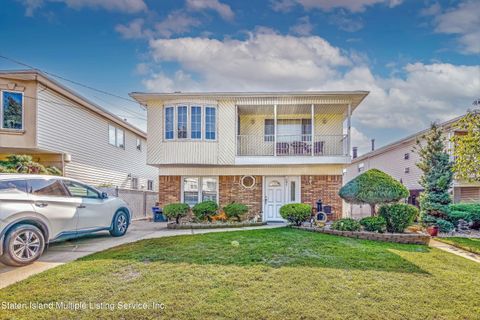 Photo of 151 Glenn Road, Staten Island, NY 10314 (MLS # 1159351)