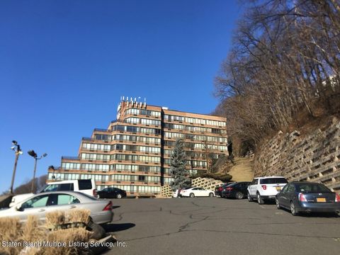 Photo of 755 Narrows Road N #1012, Staten Island, NY 10304 (MLS # 1160542)