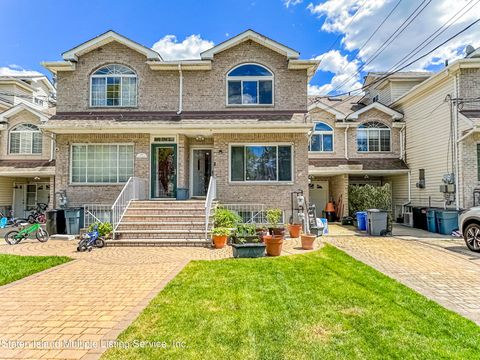 Photo of 110 Hawley Avenue, Staten Island, NY 10312 (MLS # 1161699)