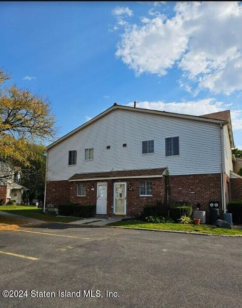 Photo of 27 Franklin Lane #A, Staten Island, NY 10306 (MLS # 2405787)