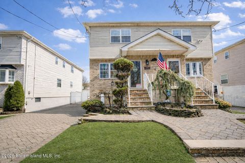 Photo of 423 Annadale Road, Staten Island, NY 10312 (MLS # 2601403)