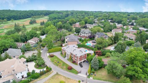 Photo of 106 Cromwell Circle, Staten Island, NY 10304 (MLS # 1156620)