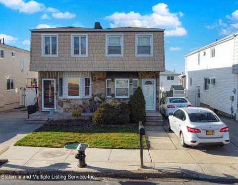 Photo of 36 Shale Street, Staten Island, NY 10314 (MLS # 2401169)