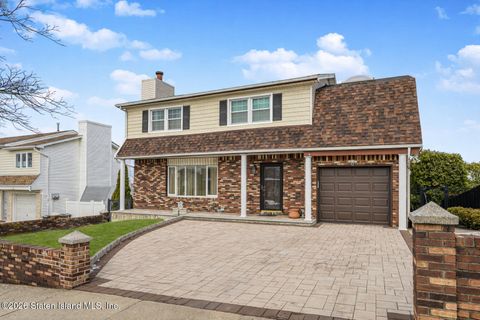 Photo of 97 Tillman Street, Staten Island, NY 10314 (MLS # 2600563)