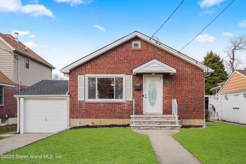 Photo of 119 Sturges Street, Staten Island, NY 10314 (MLS # 2500098)
