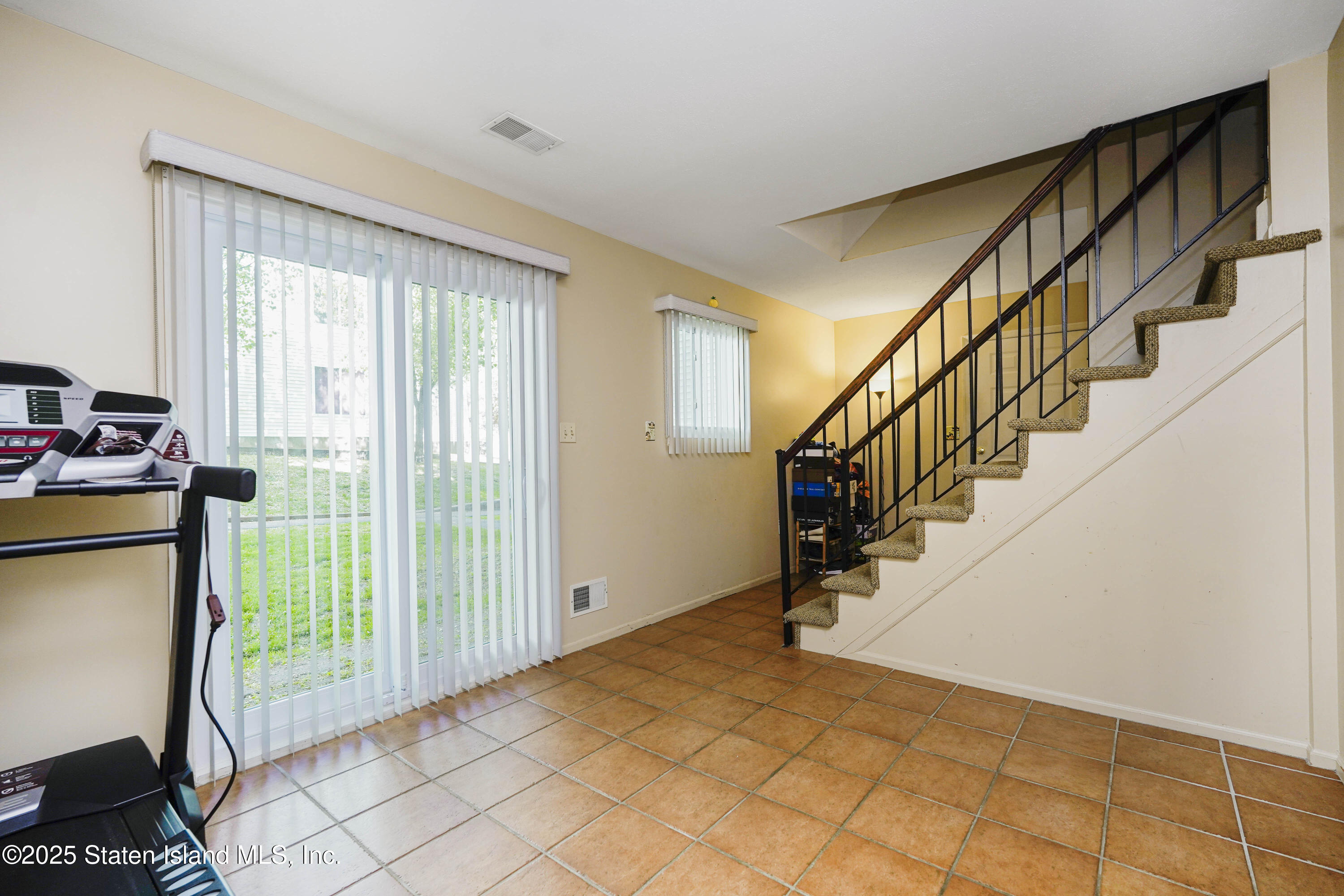 354 Aspen Knolls Way, Staten Island, New York image 4