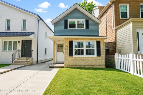 Photo of 28 Newberry Avenue, Staten Island, NY 10304 (MLS # 2604918)