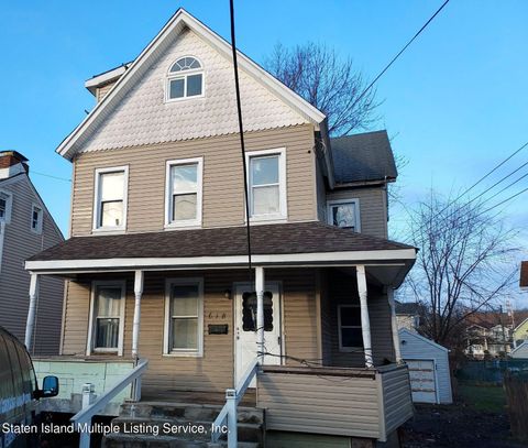 Photo of 618 Port Richmond Avenue, Staten Island, NY 10302 (MLS # 2400680)