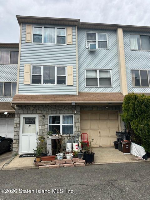 Photo of 21 Prince Lane, Staten Island, NY 10309 (MLS # 2601587)