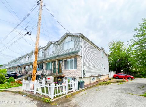 Photo of 94 Confederation Place, Staten Island, NY 10303 (MLS # 2402865)