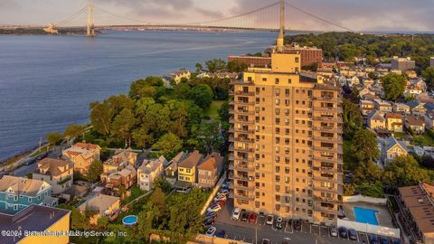 Photo of 31 Hylan Boulevard #1d, Staten Island, NY 10304 (MLS # 2405035)