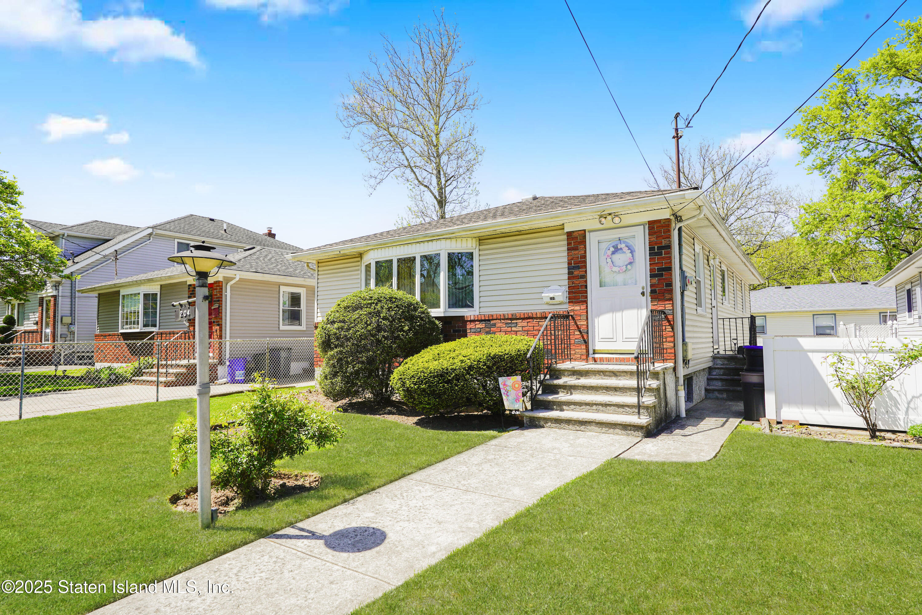204 Byrne Avenue, Staten Island, New York image 2