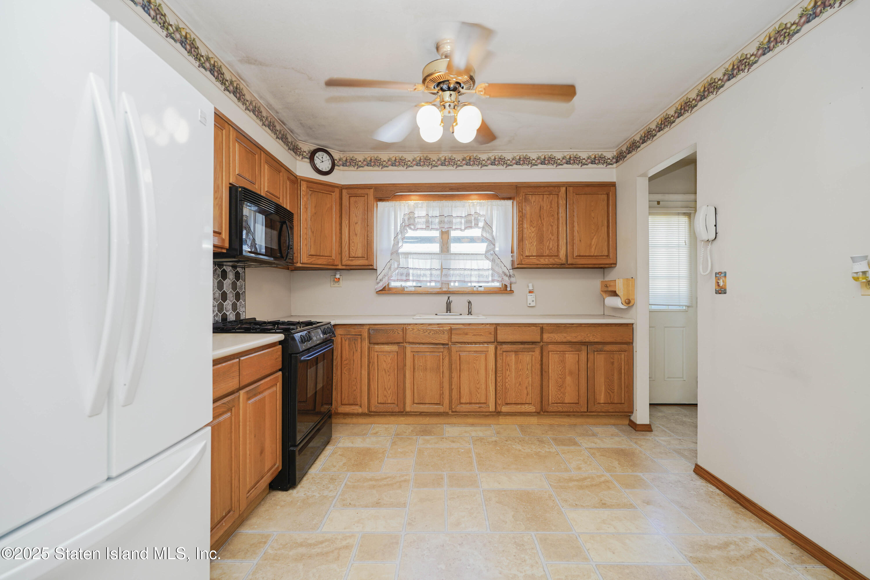 204 Byrne Avenue, Staten Island, New York image 9