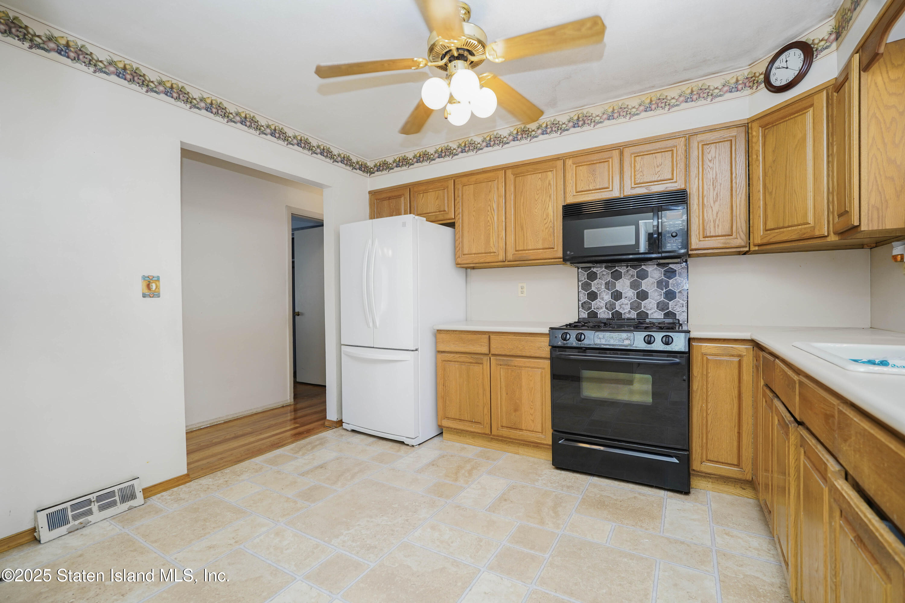 204 Byrne Avenue, Staten Island, New York image 11