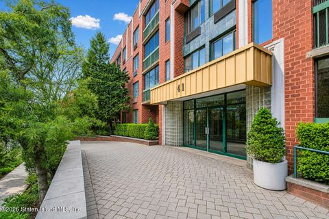Photo of 41 Wellington Court #3g, Staten Island, NY 10314 (MLS # 2602563)