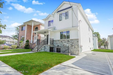 Photo of 295 Rensselaer Avenue, Staten Island, NY 10312 (MLS # 2504057)