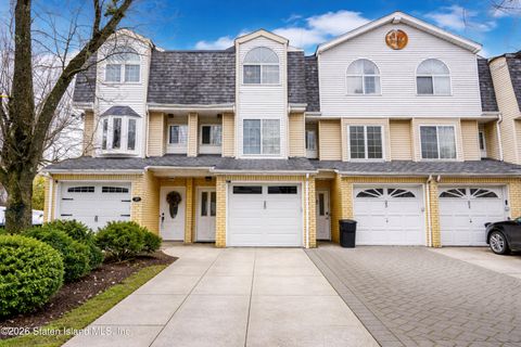 Photo of 25 Elkhart Street, Staten Island, NY 10308 (MLS # 2601315)