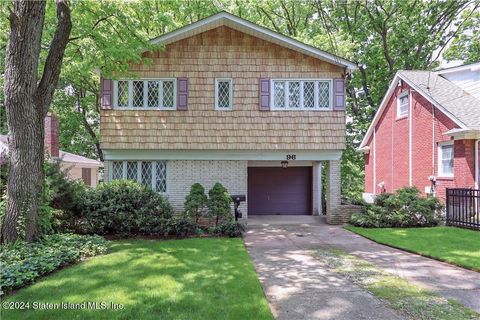 Photo of 96 Highland Avenue, Staten Island, NY 10301 (MLS # 2402939)
