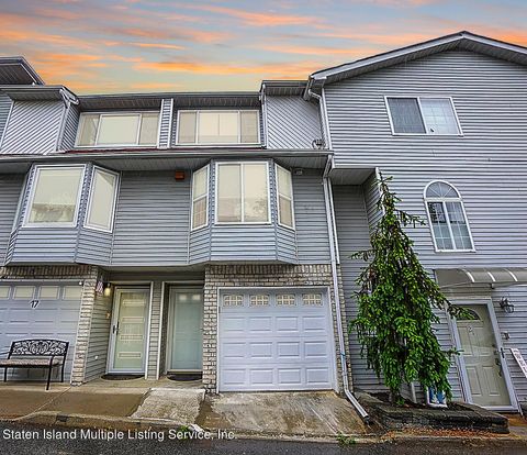 Photo of 19 Regina Lane, Staten Island, NY 10312 (MLS # 1162438)