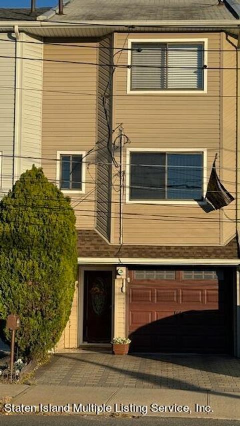 Photo of 92 Father Capodanno Boulevard, Staten Island, NY 10305 (MLS # 1165459)