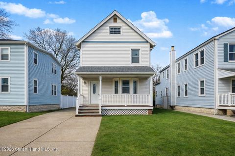 Photo of 212 Lee Avenue, Staten Island, NY 10307 (MLS # 2601893)