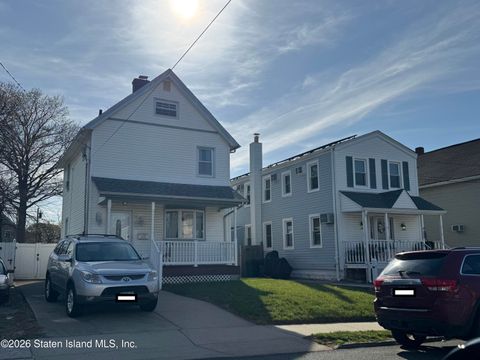 Photo of 212 Lee Avenue, Staten Island, NY 10307 (MLS # 2601893)