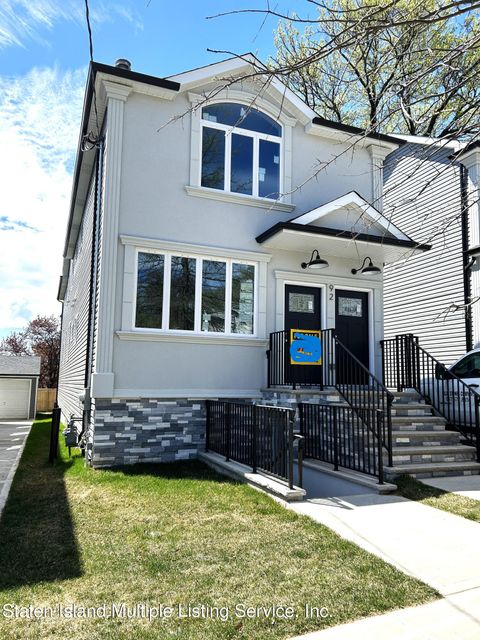 Photo of 92 Hooker Place, Staten Island, NY 10302 (MLS # 1162085)