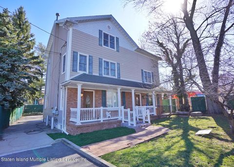 Photo of 119 Johnson Avenue, Staten Island, NY 10307 (MLS # 2401519)